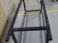 Stalen frame/onderstel, verrijdbaar - afbeelding 2 van  4