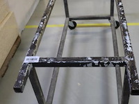 Stalen frame/onderstel, verrijdbaar - afbeelding 1 van  3