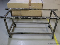 Stalen frame/onderstel, verrijdbaar - afbeelding 2 van  3