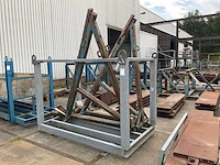 Stalen frames in bok - afbeelding 2 van  8