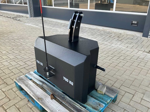 Stalen frontgewicht, “750kg” - afbeelding 2 van  6