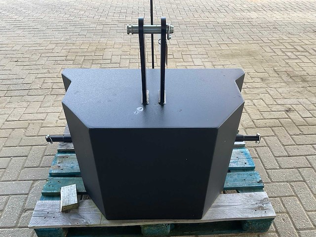 Stalen frontgewicht, “750kg” - afbeelding 6 van  6
