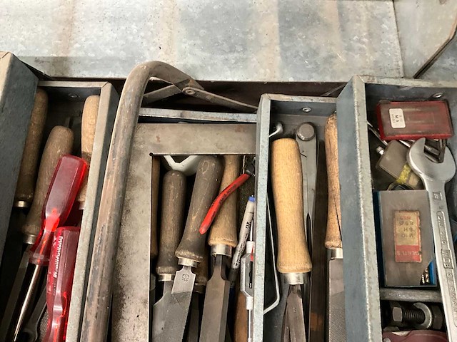 Stalen gevulde gereedschapskoffer - afbeelding 1 van  5