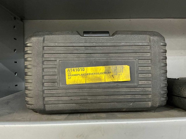 Stalen jaloeziedeurkast met ca. 15 gereedschappen - afbeelding 14 van  20