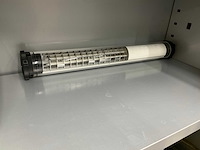 Stalen jaloeziedeurkast met inhoud - afbeelding 4 van  5