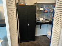 Stalen kast (2x) - afbeelding 1 van  7