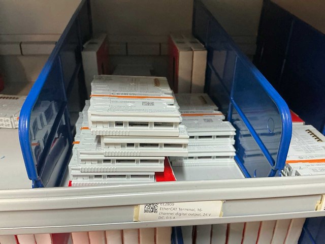 Stalen kast met beckhoff elektra onderdelen - afbeelding 18 van  47