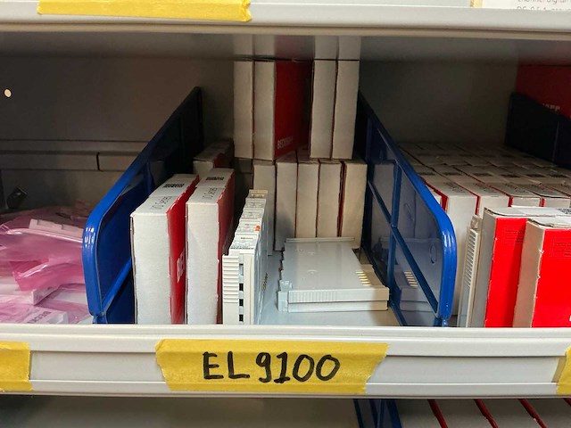 Stalen kast met beckhoff elektra onderdelen - afbeelding 25 van  47