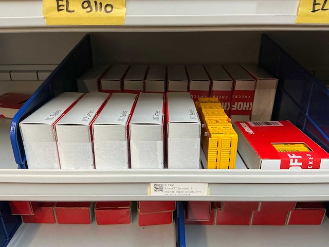 Stalen kast met beckhoff elektra onderdelen - afbeelding 28 van  47