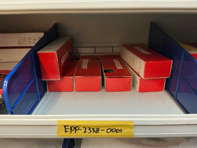 Stalen kast met beckhoff elektra onderdelen - afbeelding 32 van  47