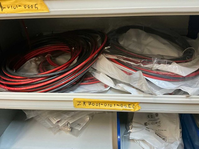 Stalen kast met beckhoff elektra onderdelen - afbeelding 39 van  47