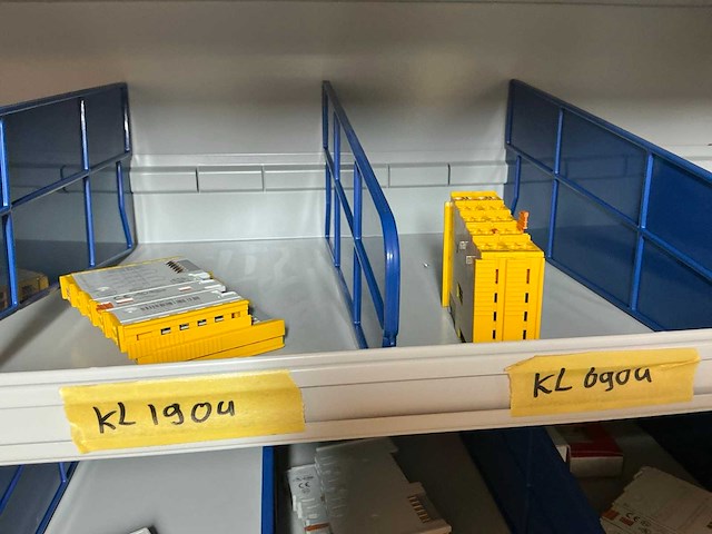 Stalen kast met beckhoff elektra onderdelen - afbeelding 45 van  47