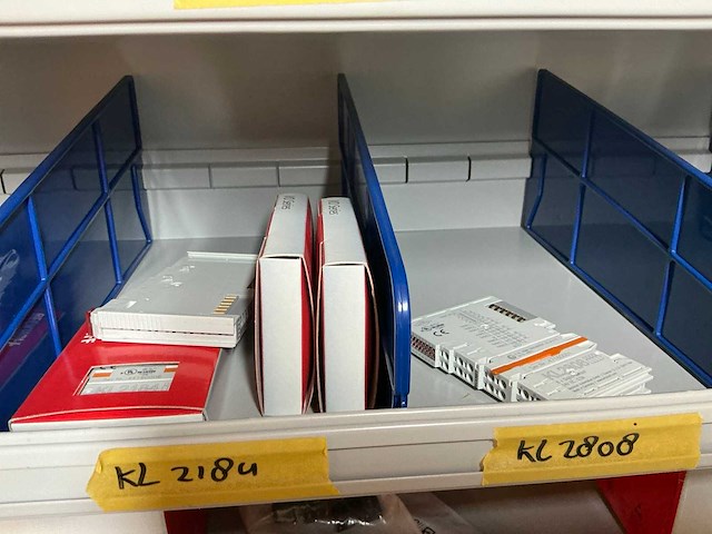 Stalen kast met beckhoff elektra onderdelen - afbeelding 47 van  47