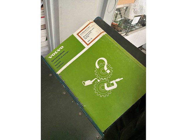 Stalen kast met werkplaats handleidingen - afbeelding 5 van  14