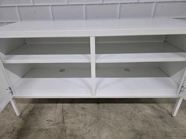 Stalen kast - afbeelding 2 van  3