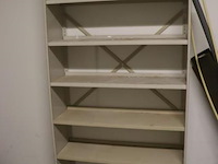 Stalen kast - afbeelding 1 van  3