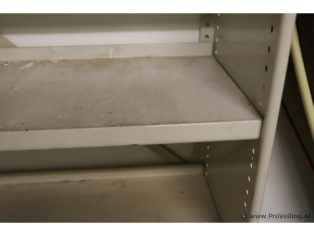 Stalen kast - afbeelding 3 van  3