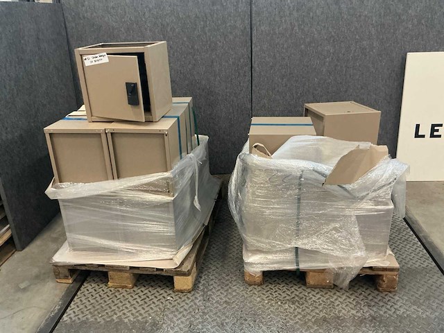 Stalen kluisje (19x) - afbeelding 1 van  5