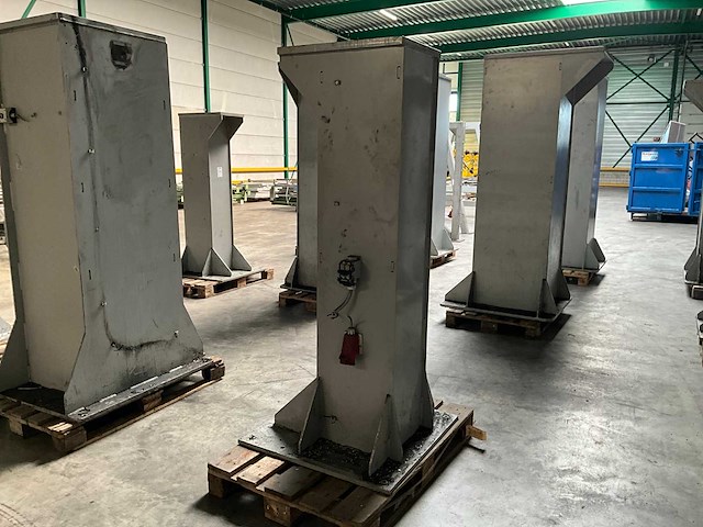 Stalen kolom - afbeelding 1 van  4