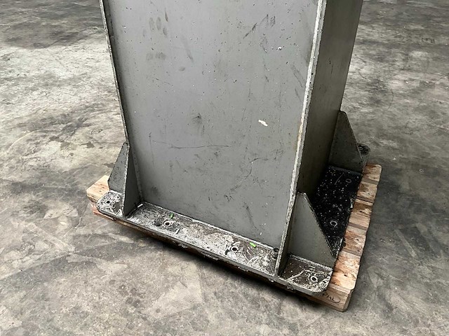 Stalen kolom - afbeelding 2 van  2