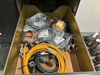 Stalen ladekast met inhoud (4x) - afbeelding 8 van  17