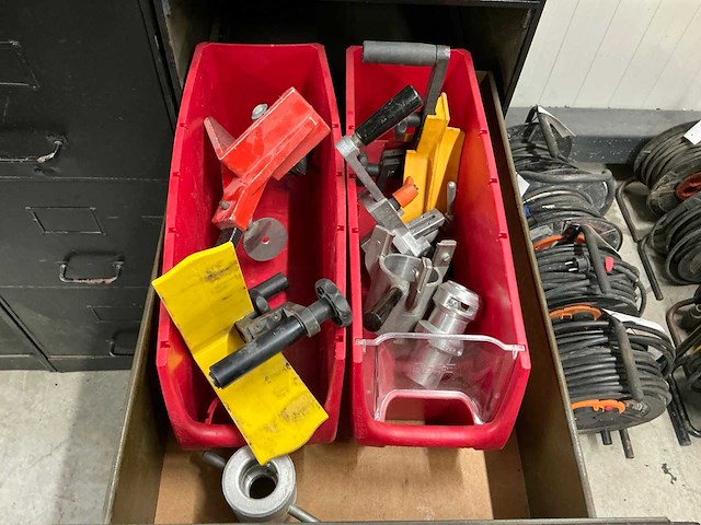 Stalen ladekast met inhoud (4x) - afbeelding 9 van  17