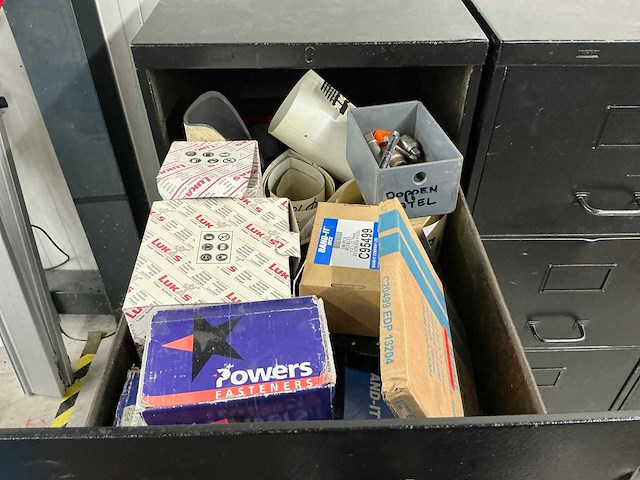 Stalen ladekast met inhoud (4x) - afbeelding 14 van  17