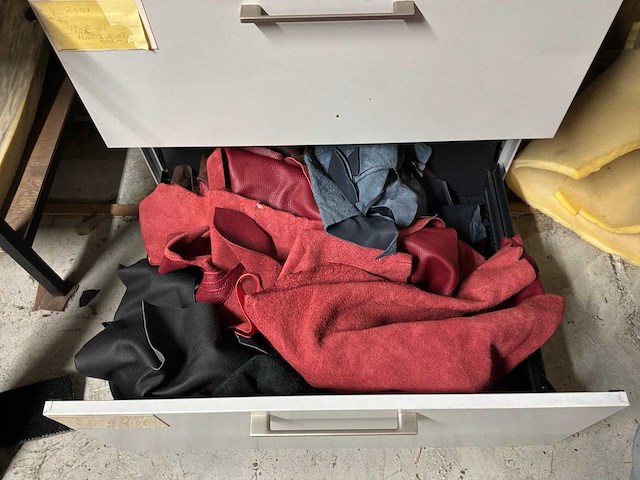 Stalen ladekast met interieur bekleding - afbeelding 3 van  6