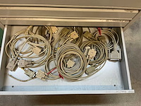 Stalen ladenkast met kabels - afbeelding 11 van  19