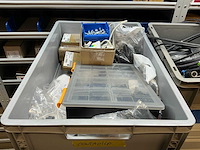 Stalen ladenkast met kabels - afbeelding 13 van  19