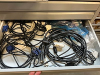 Stalen ladenkast met kabels - afbeelding 19 van  19