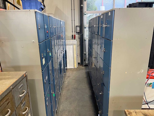 Stalen lockerkast (20x) - afbeelding 1 van  6