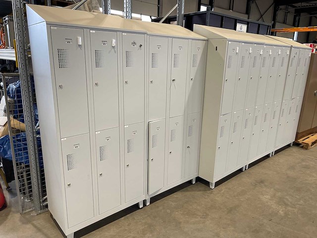 Stalen lockerkast (5x) - afbeelding 1 van  6