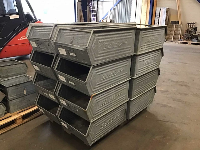 Stalen magazijnbakken (95x) - afbeelding 1 van  5