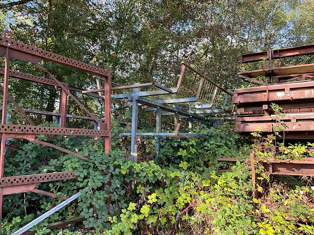 Stalen malbodems, pennen- en opslagrekken - afbeelding 6 van  9