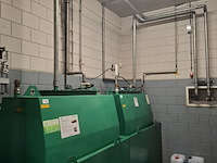 Stalen olietank in lekbak - afbeelding 6 van  6