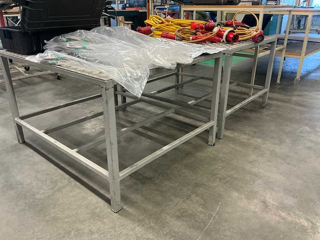 Stalen onderstel (3x) - afbeelding 1 van  4