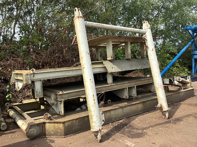 Stalen onderstellen en frames "sub structure parts" - afbeelding 1 van  4
