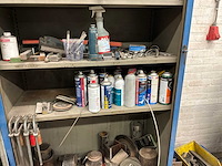 Stalen open kast met inhoud - afbeelding 4 van  6