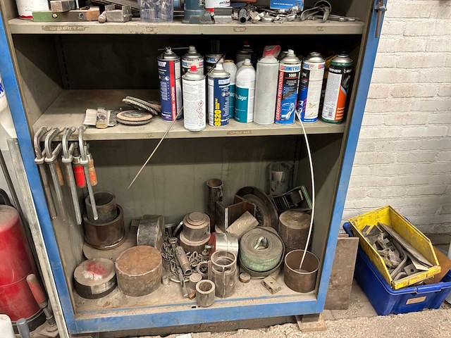 Stalen open kast met inhoud - afbeelding 5 van  6
