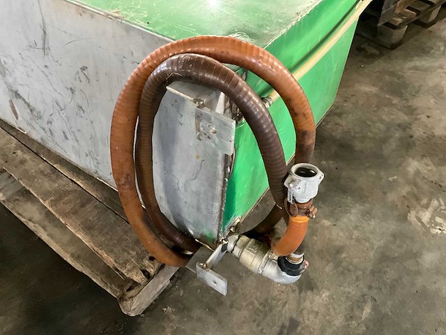 Stalen opslagtank - afbeelding 4 van  4