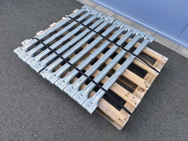 Stalen palletstellingen dwarsliggers - afbeelding 3 van  4