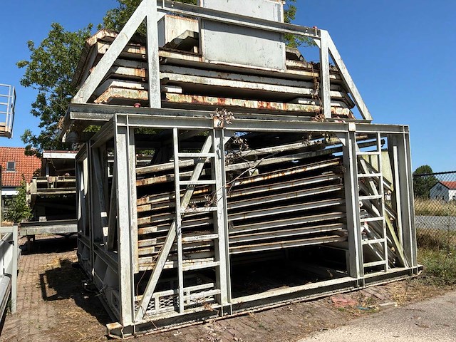 Stalen panelen in transportframe (3x) - afbeelding 1 van  4