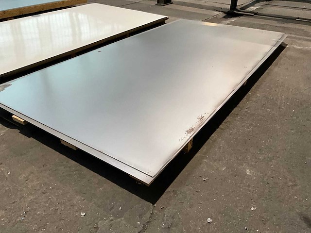 Stalen plaatmateriaal diverse maten en diktes (46x) - afbeelding 9 van  19