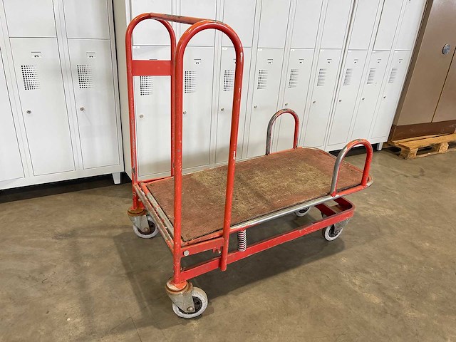 Stalen plateauwagen - afbeelding 1 van  4