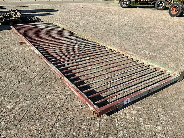 Stalen poort - afbeelding 2 van  4