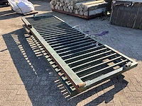 Stalen poort - afbeelding 2 van  2