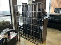 Stalen presentatie rekken voor wijn of decoratie. (5x) - afbeelding 2 van  4