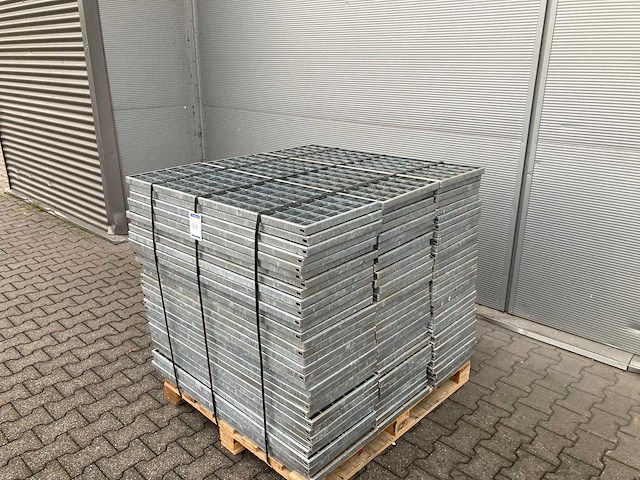 Stalen roostervloer 1100x395mm (96x) - afbeelding 1 van  3