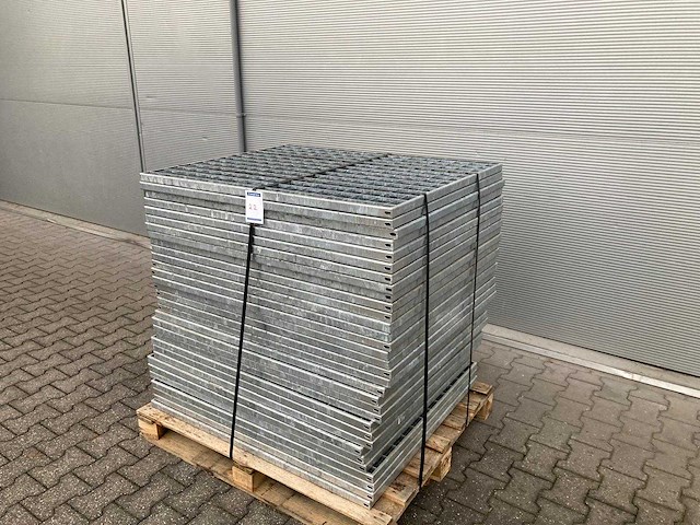 Stalen roostervloer 1100x850mm (32x) - afbeelding 1 van  3